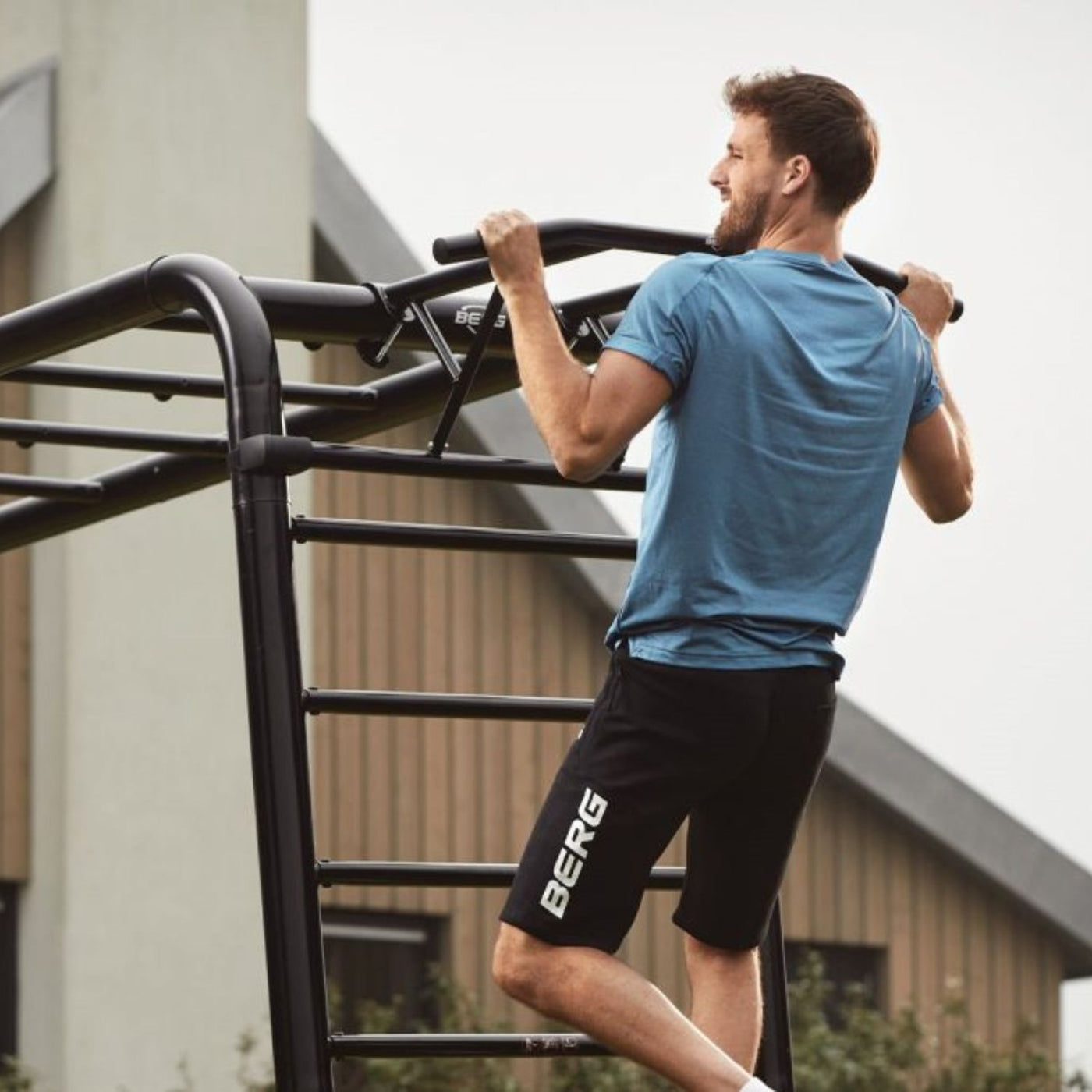 BERG Playbase Pull Up Bar