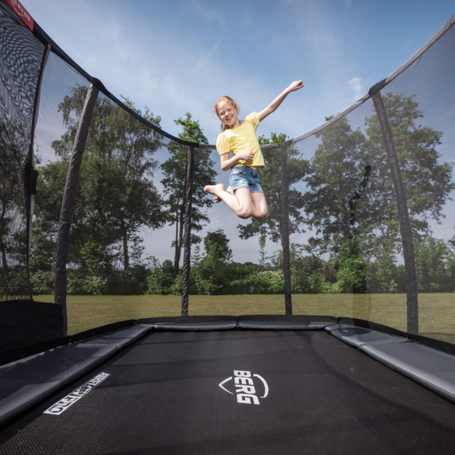 BERG Ultimate Champion Regular 410 Grey + Safety Net DLX Trampoline