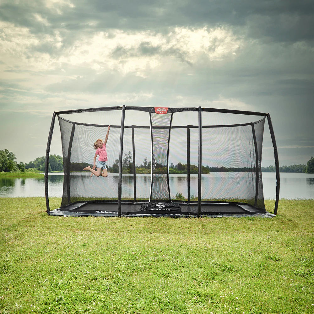 BERG Ultimate Champion Flatground 410 Black + Safety Net DLX Trampoline